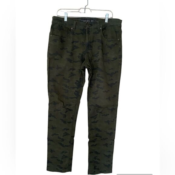 21 Men Slim Camo Slim Jean - Picture 1 of 4